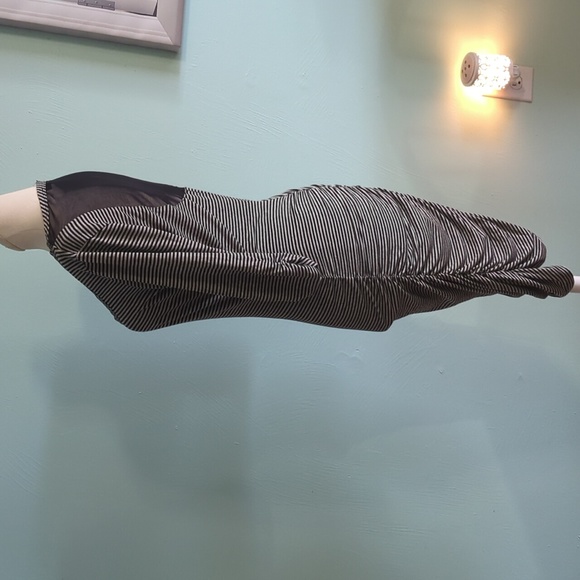 GUESS Black And White Stripe With Back Black Mesh - Picture 5 of 6